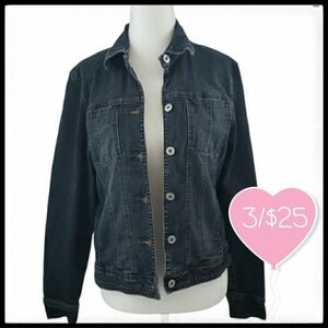 ⭐️3/$25⭐️ Contrast Jean Jacket Dark Wash M